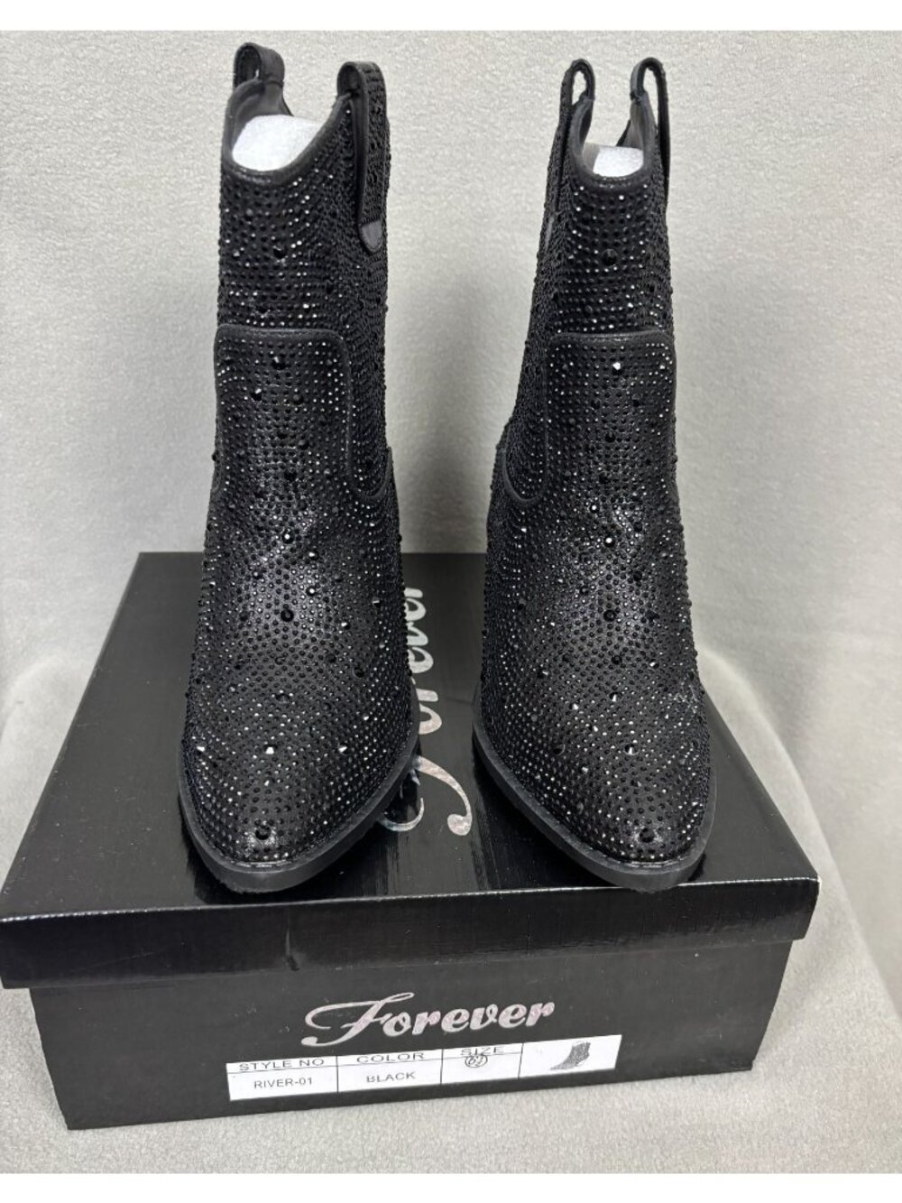 Forever Women's Black Rhinestone Studded Ankle Boots Chunky Heel Size 6.5 NWB